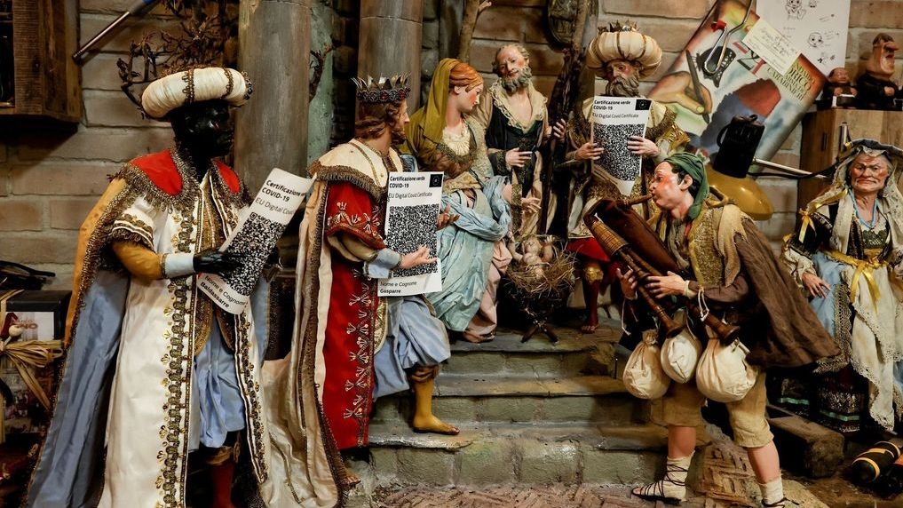 Výrobci betlémů v Itálii letos nabízejí figurky tří králů s covid pasem